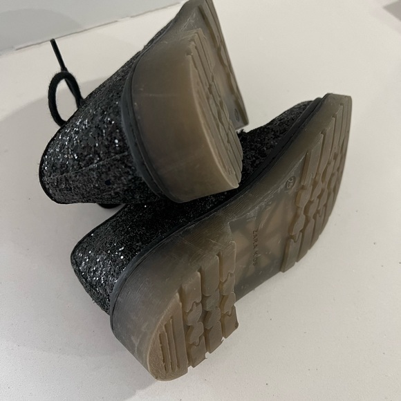 Zara girls sparkle shoes - Picture 2 of 4
